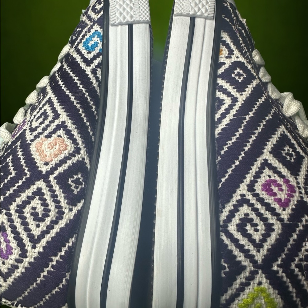 Eclectic Array Kids Woven Aztec Artisan Sneaker Shoes  Size 13 - Picture 2 of 5